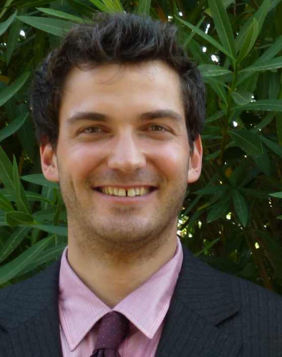 Dr Nicolas Zavisic