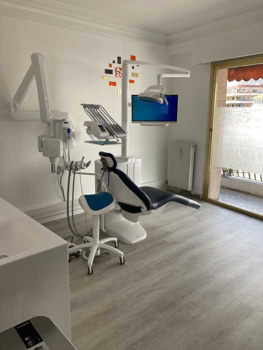 Dr Corina Florea, Chirurgien dentiste à Annot