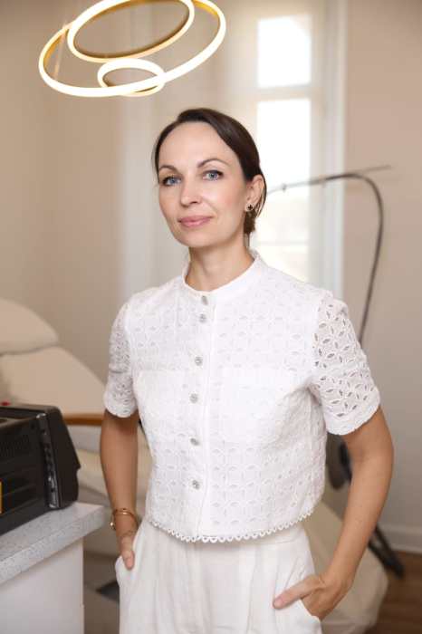 Dr NATALIA KIRSTEN