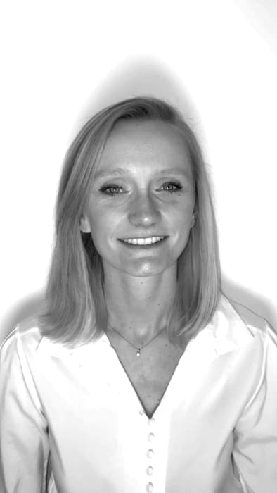 Dr JUSTINE DELVALLE
