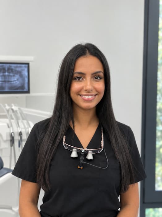 Dr Lina Kossama, Chirurgien dentiste à Provins