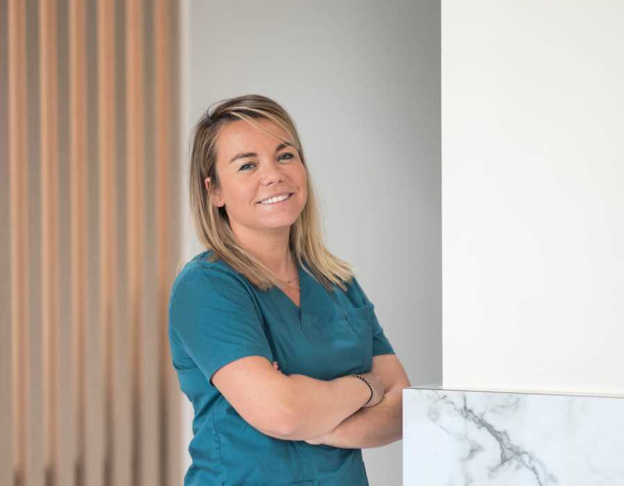 Dr Claire PARA