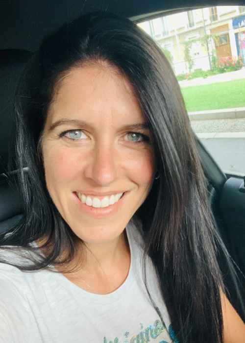 Claire PIVOT