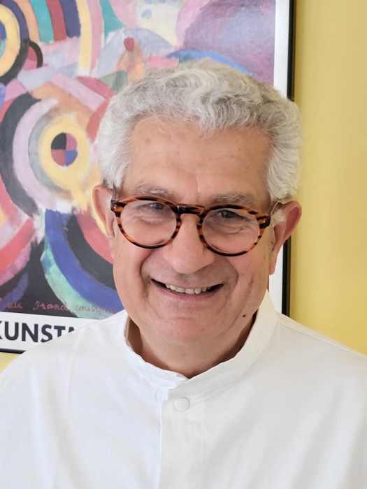 Dr PIERRE LAURENT