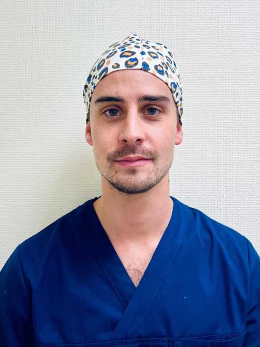 Dr VICTOR ROBERT