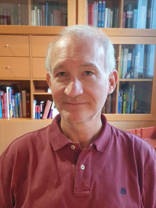 Dr Bertrand Delas