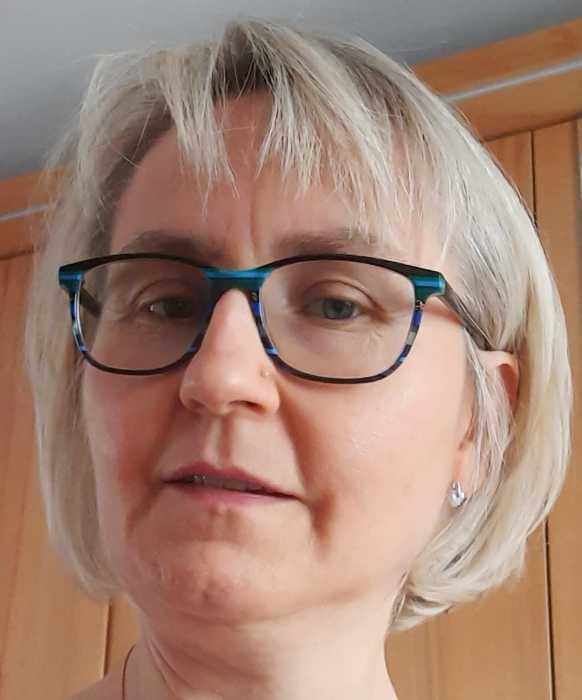 Dr MARTINE COURDIER 