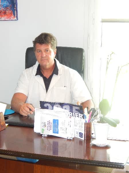 Dr Yves Renard