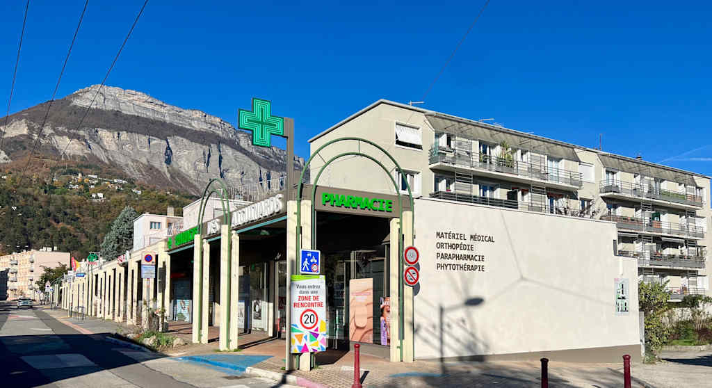 Pharmacie Des Aiguinards, Médecin généraliste à Meylan