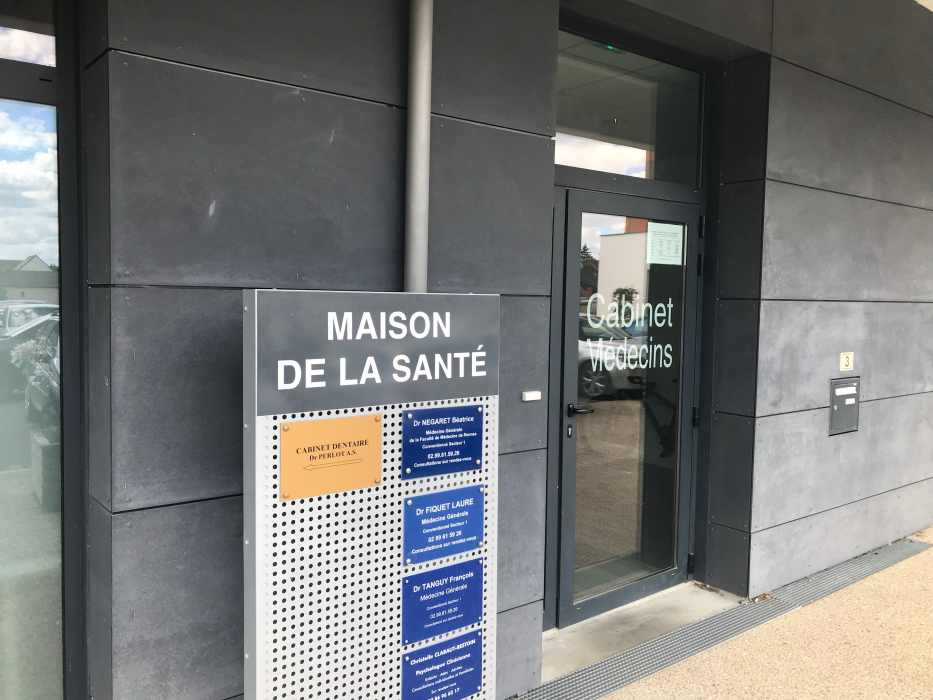 Dr Laure Fiquet