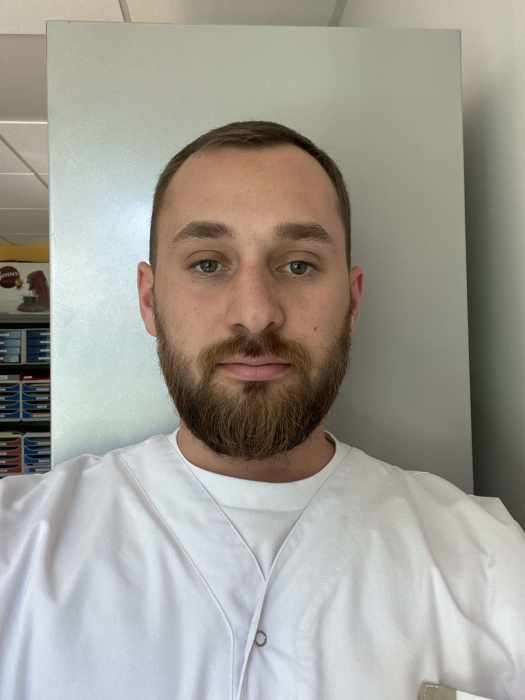 Arthur Barrau, Masseur kinésithérapeute à Voisins-Le-Bretonneux