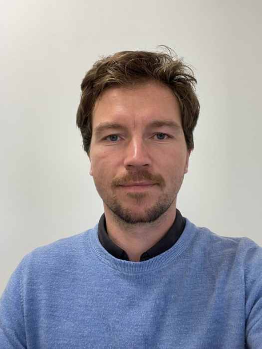 Dr JULIEN PRIEM