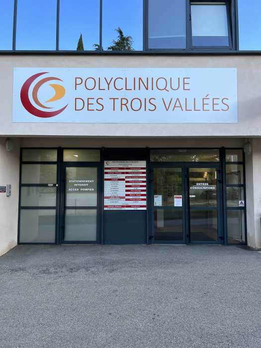 Dr Paul Eric KOUEKE, Chirurgien orthopédiste et traumatologue à