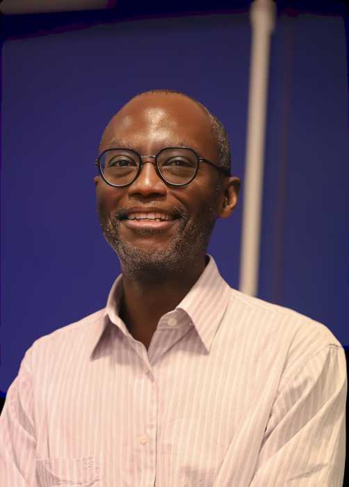 Dr Richard Liloku Balinga, Chirurgien à La Roche-Sur-Yon
