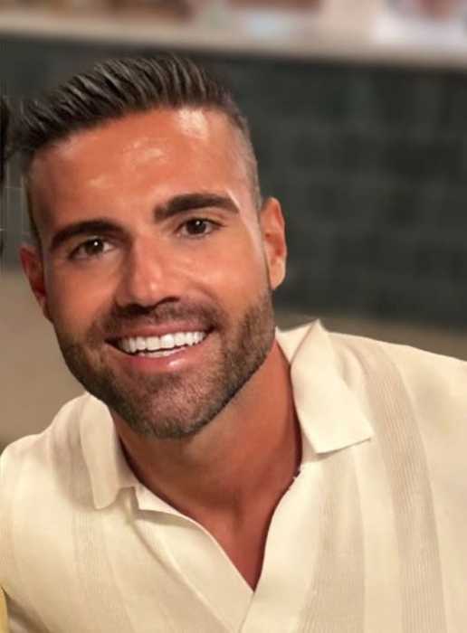 Dr CARLOS PEDREJON