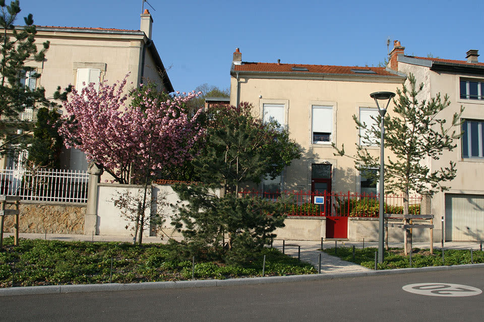 Dr Marie Descharmes