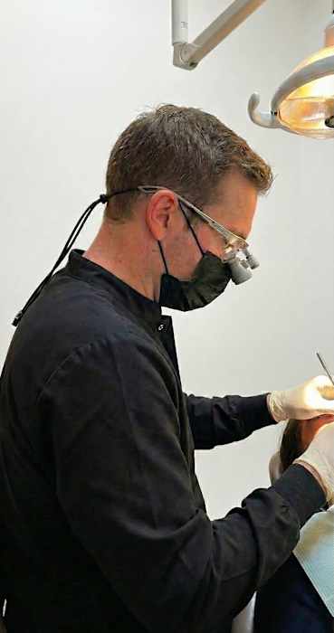 Dr Arthur Molcard, Chirurgien dentiste à Toulon