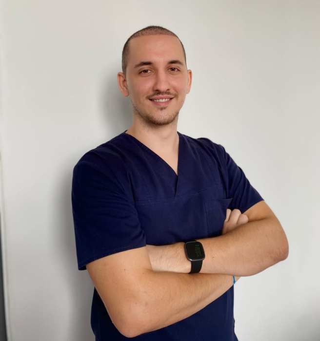 Ioan-Carol Papa, Masseur kinésithérapeute à Annonay
