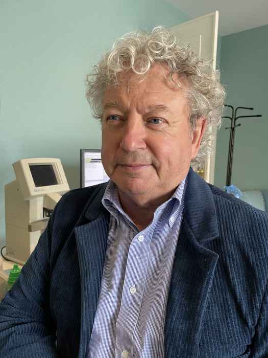 Dr FRANCK EARITH