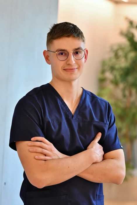 Dr Quinlan Hirst