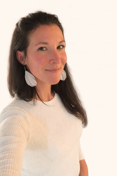 MAGALI CHARNAY