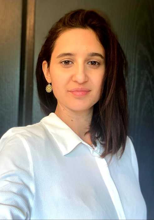 Dr Delphine Hivert