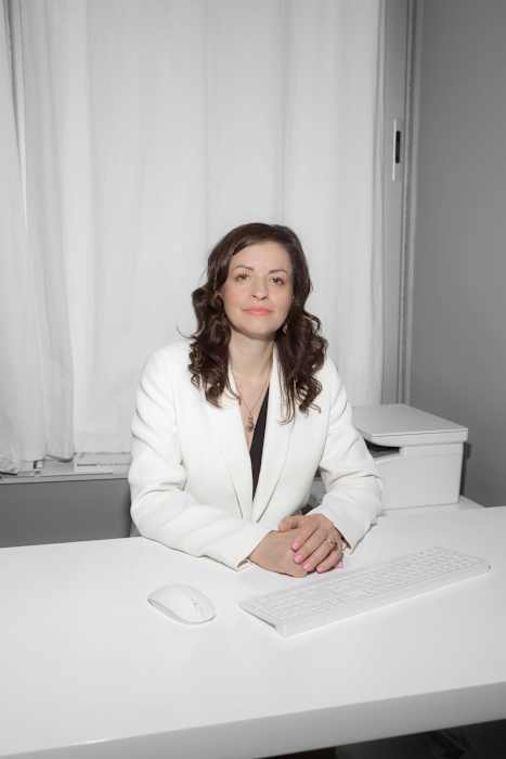 Dr Irina COIN