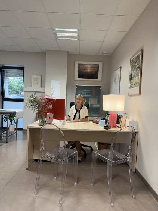 Dr Laura Viger