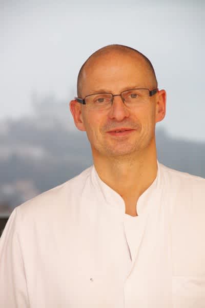 Dr Thibault  Perret