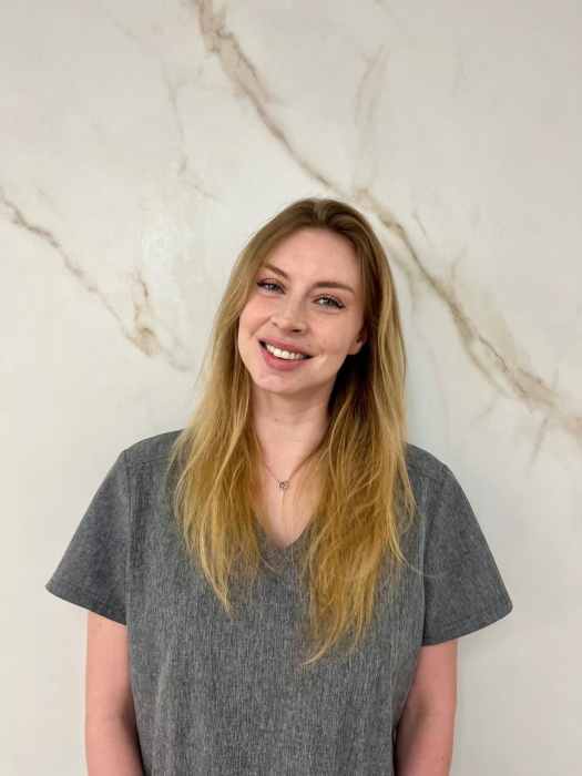 Dr Lucie Bott