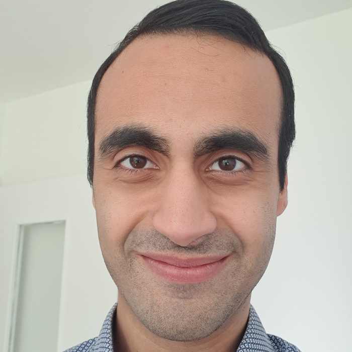Dr JONATHAN HASSID