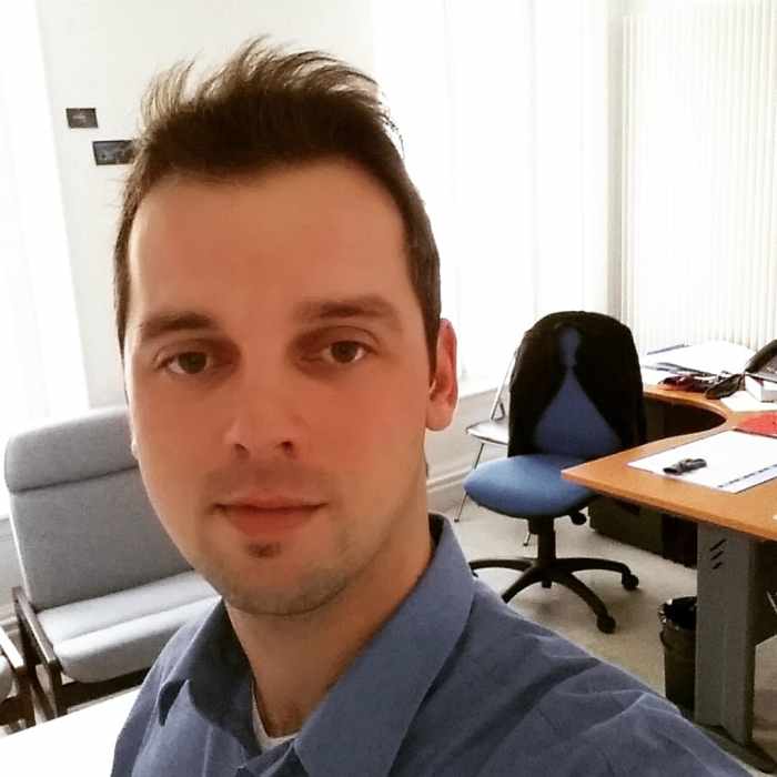 Dr JONATHAN CHILARD