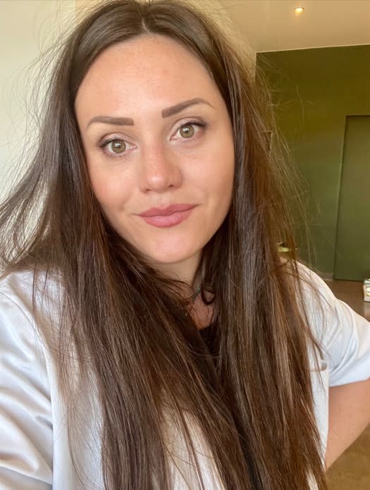 CAROLINE MERLE