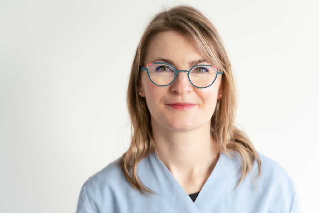 Dr CECILE CHABBERT  