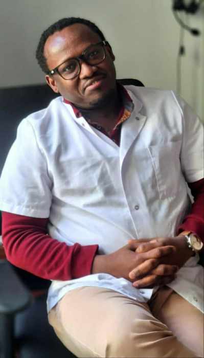 Dr Dauphin Sandjo, Obstétricien à Saran
