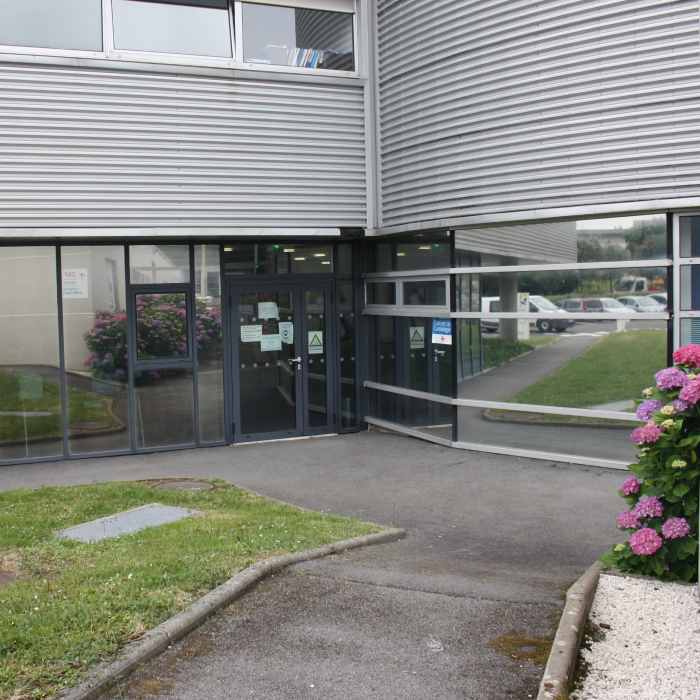 Dr DELPHINE PLASSARD