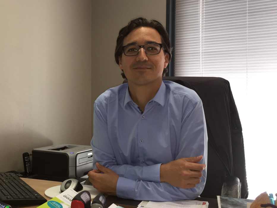 Dr THOMAS DUJARDIN