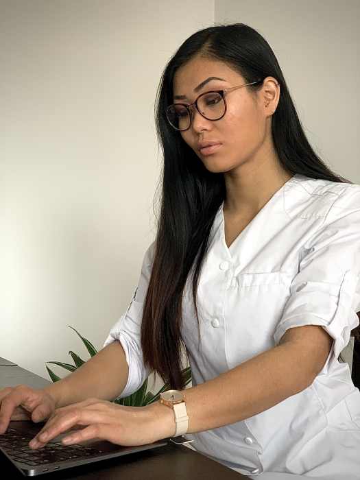 Miléna Phakasy