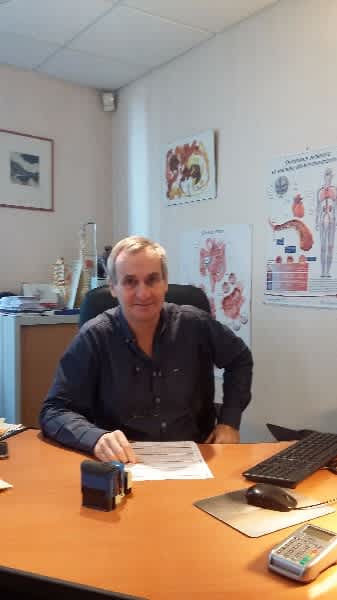 Dr Damien  FOUCAULT