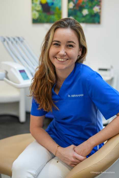 Dr Justine ABRAHAM