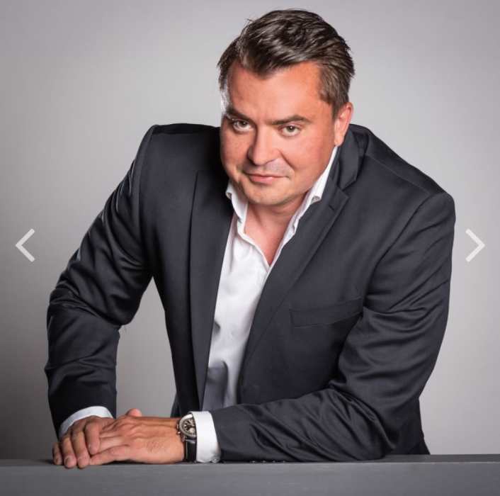 Dr Piotr KRAWCZYK
