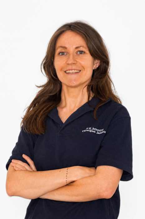 Dr Karine Bonnier, Chirurgien dentiste à Libourne