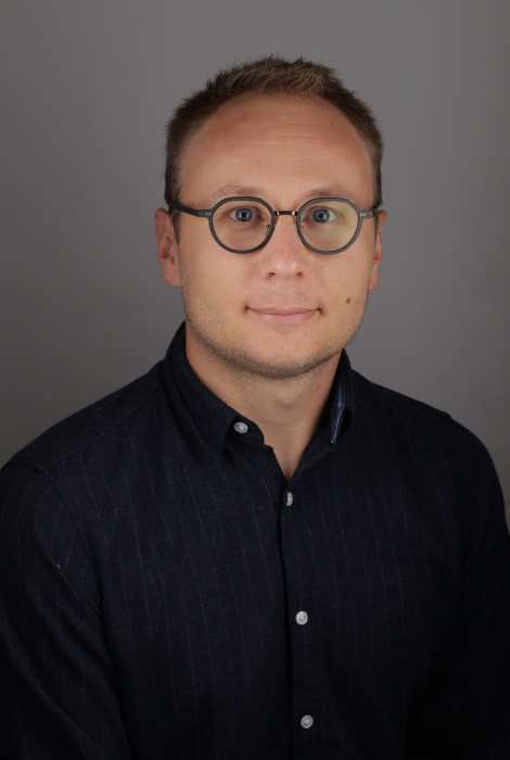 Dr Valentin Bon