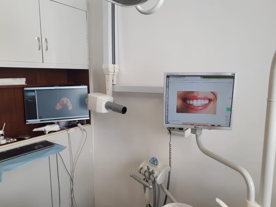 Dr Véronique Becker