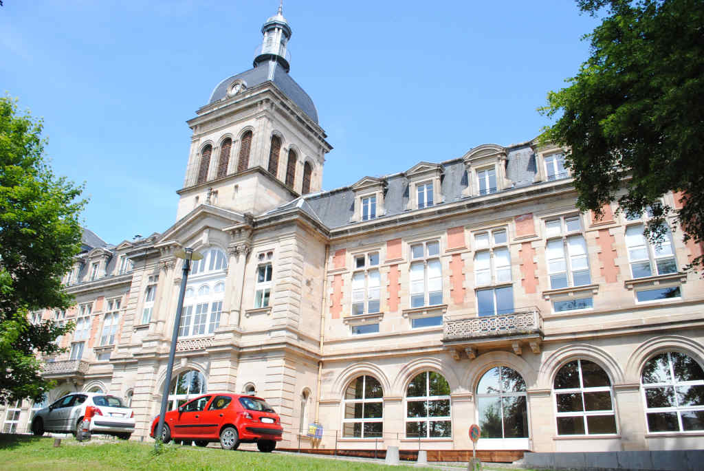 Hôpital de LuxeuillesBains, Hôpital public à Luxeuil