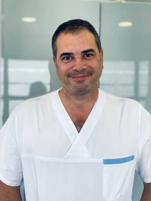 Dr NICOLAS CASASSUS