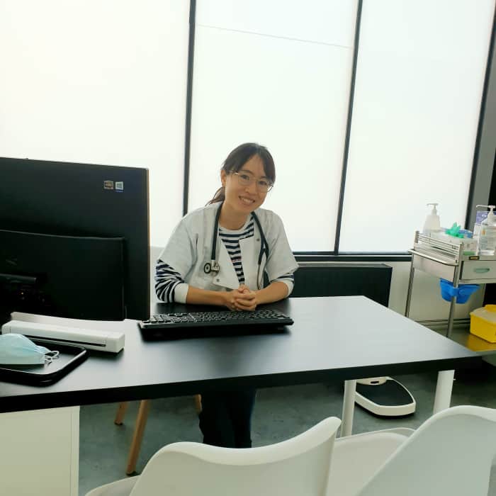 Dr Evelyne Phung