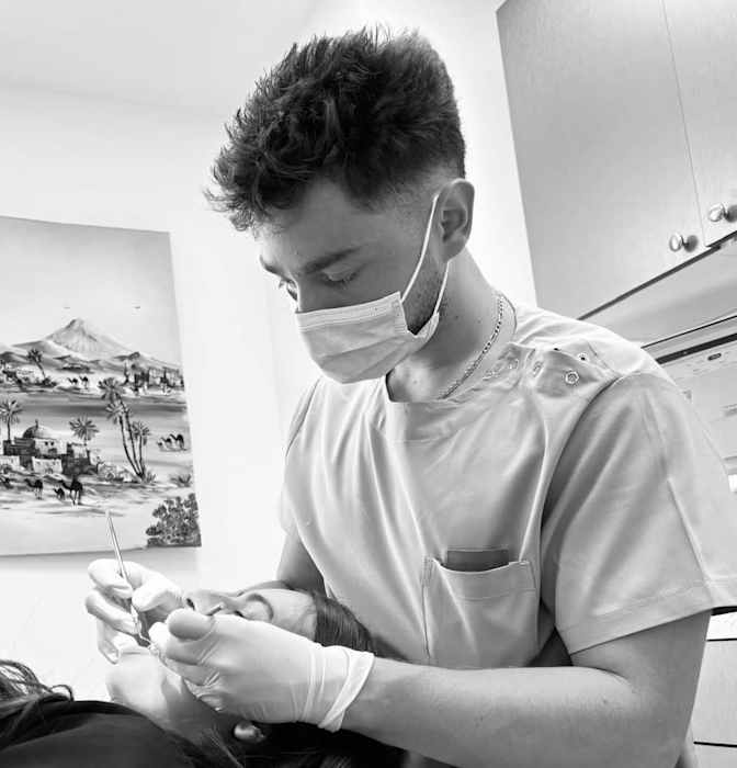 Dr Ugo Pirarba, Chirurgien dentiste à Kœnigsmacker