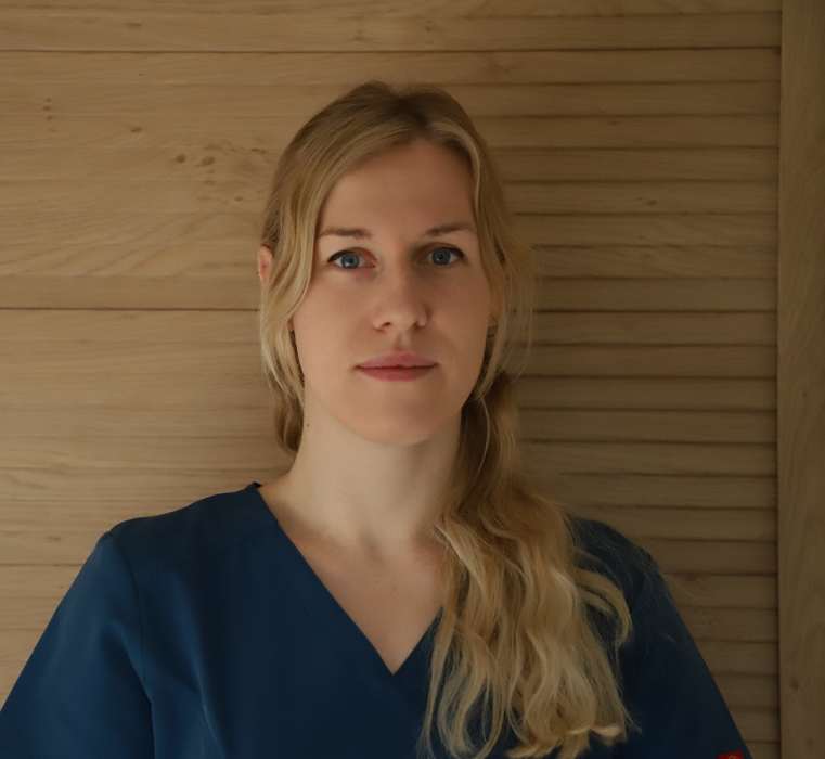 Dr ANNE PARFU