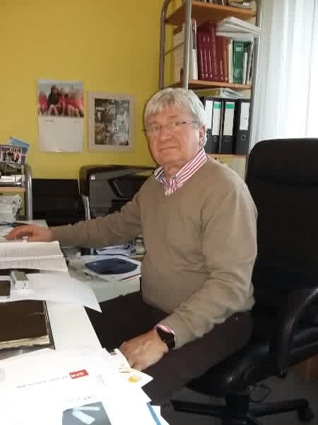 Dr Alain Prochasson